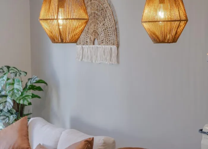Apartment Calatt - Luxury, Design, Rooftop Pool, And A Prime Location