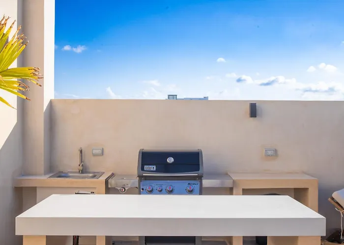 Apartment Calatt - Luxury, Design, Rooftop Pool, And A Prime Location *