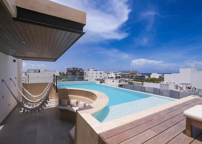 Calatt - Luxury, Design, Rooftop Pool, And A Prime Location Apartment